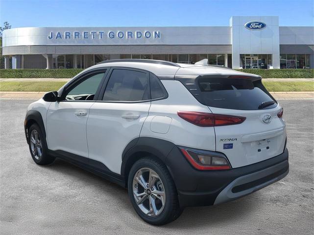 Photo of 2022 Lunar White Hyundai KONA