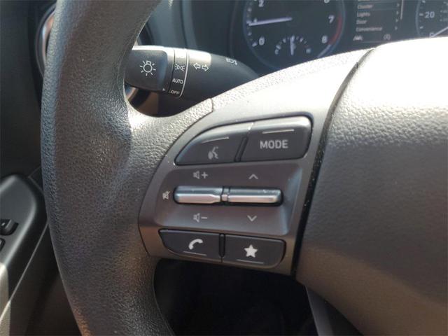 Photo of 2022 Lunar White Hyundai KONA