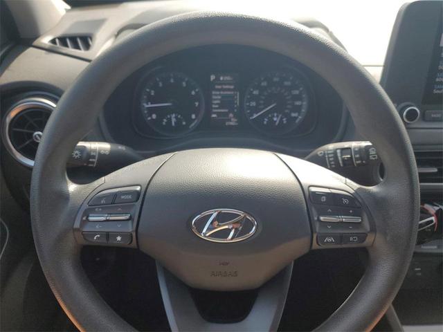 Photo of 2022 Lunar White Hyundai KONA