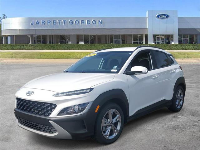 Photo of 2022 Lunar White Hyundai KONA