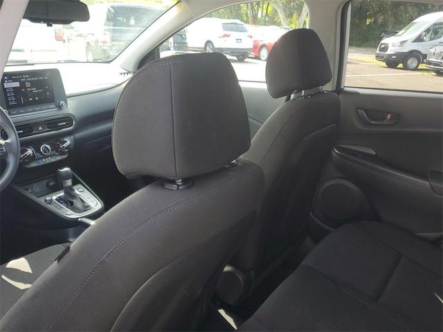 Photo of 2022 Lunar White Hyundai KONA