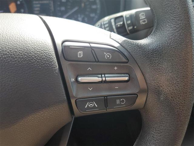 Photo of 2022 Lunar White Hyundai KONA