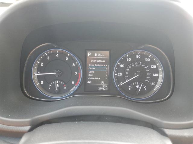 Photo of 2022 Lunar White Hyundai KONA