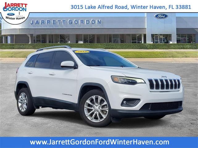 Photo of 2019 Bright White Clearcoat Jeep Cherokee