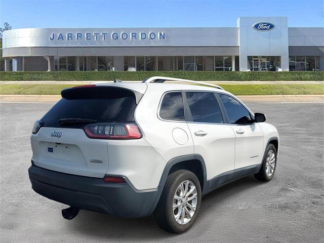 Photo of 2019 Bright White Clearcoat Jeep Cherokee