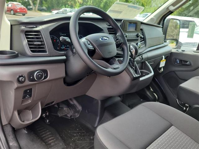 Photo of 2025 Oxford White Ford Transit-250