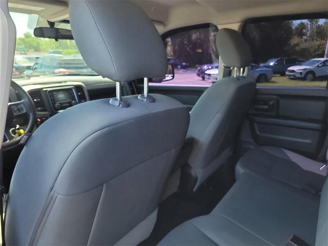Photo of 2018 Brilliant Black Crystal Pearlcoat RAM 1500