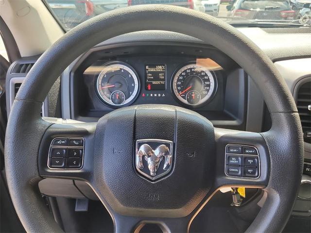 Photo of 2018 Brilliant Black Crystal Pearlcoat RAM 1500