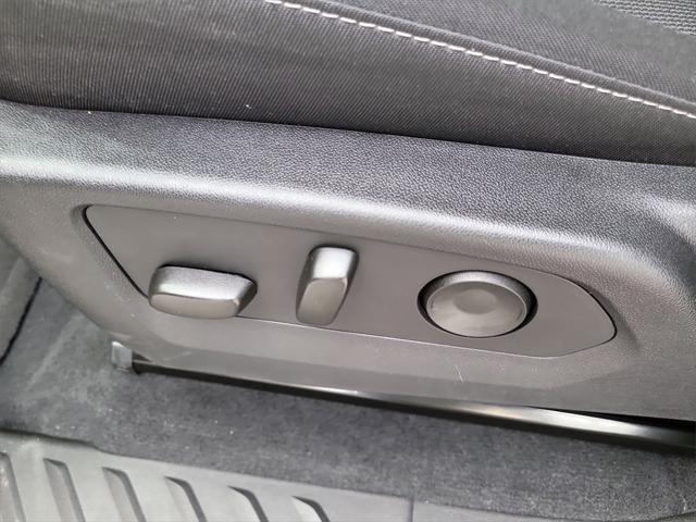 Photo of 2023 Desert Sand Metallic GMC Canyon