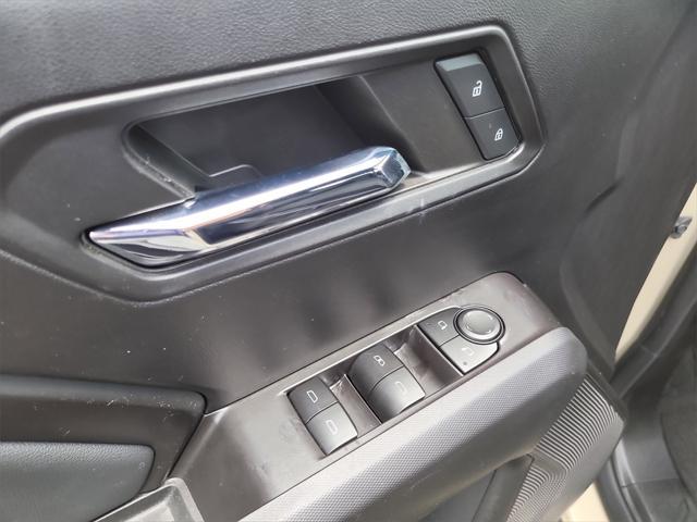 Photo of 2023 Desert Sand Metallic GMC Canyon