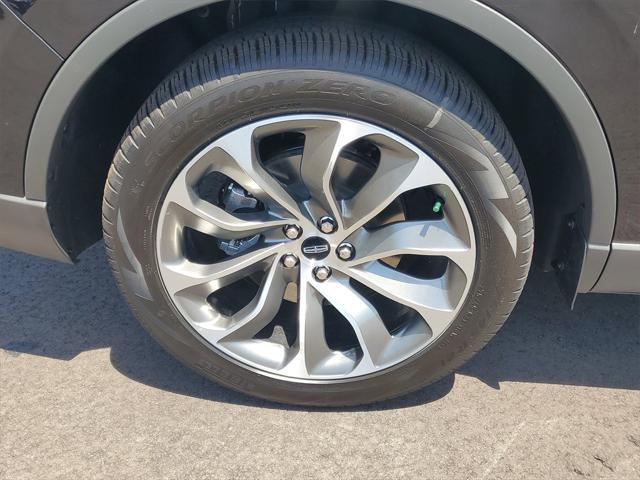 Photo of 2025 Infinite Black Metallic Clearcoat Lincoln Aviator