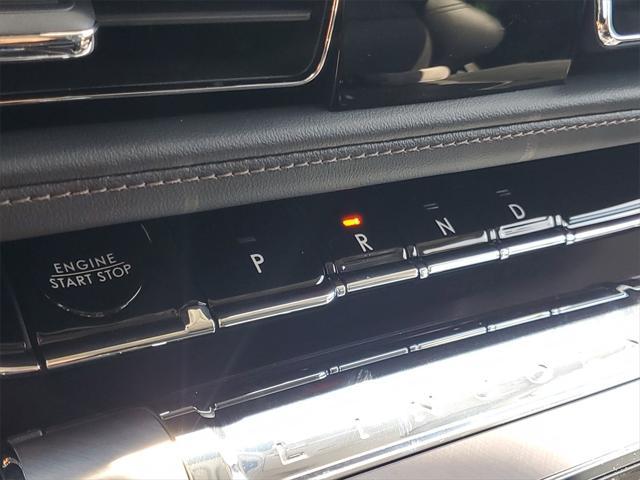 Photo of 2025 Infinite Black Metallic Clearcoat Lincoln Aviator