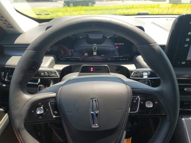Photo of 2025 Infinite Black Metallic Clearcoat Lincoln Aviator