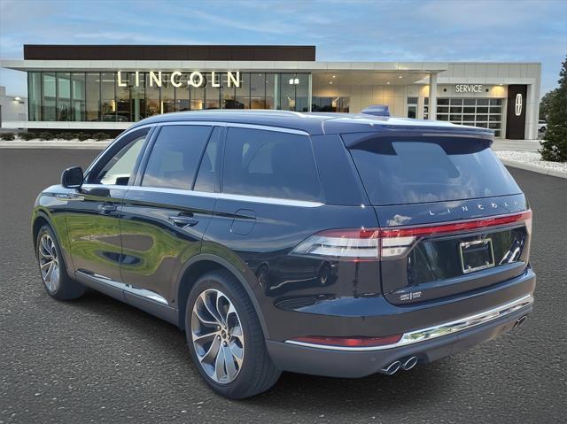 Photo of 2025 Infinite Black Metallic Clearcoat Lincoln Aviator