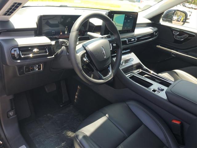 Photo of 2025 Infinite Black Metallic Clearcoat Lincoln Aviator