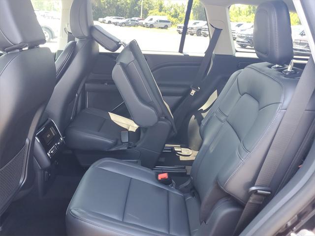 Photo of 2025 Infinite Black Metallic Clearcoat Lincoln Aviator