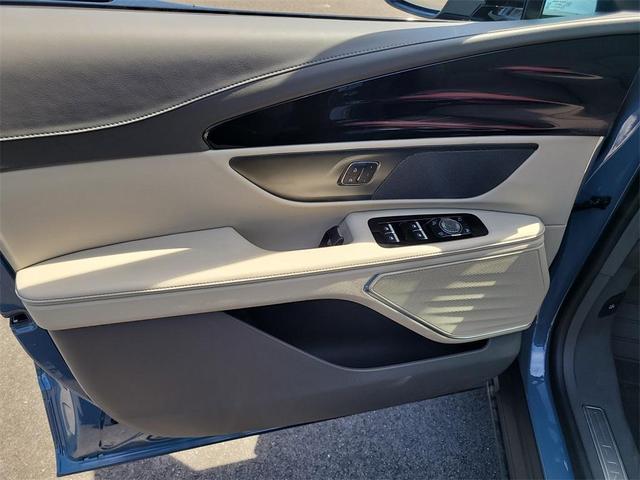 Photo of 2025 Whisper Blue Metallic Clearcoat Lincoln Nautilus
