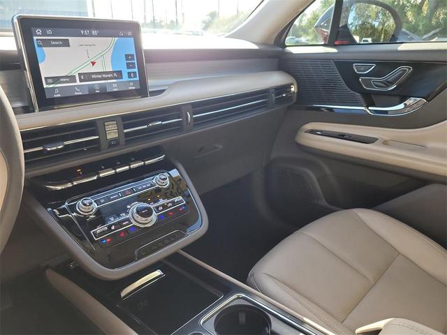Photo of 2022 Red Carpet Metallic Tinted Clearcoat Lincoln Corsair