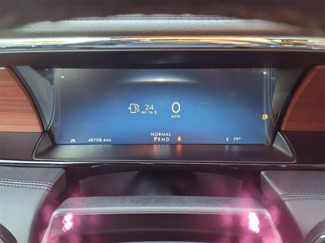 Photo of 2022 Infinite Black Metallic Clearcoat Lincoln Navigator