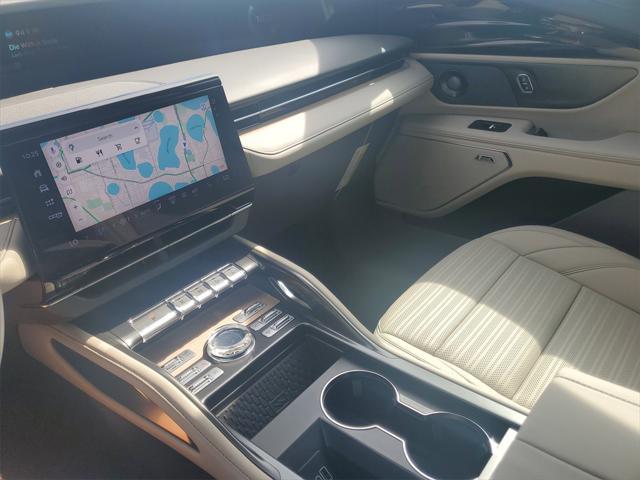 Photo of 2025 Lustrous Gray Metallic Lincoln Nautilus