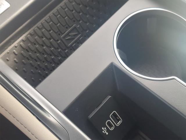 Photo of 2025 Lustrous Gray Metallic Lincoln Nautilus