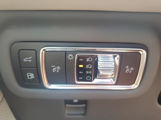 Photo of 2025 Lustrous Gray Metallic Lincoln Nautilus