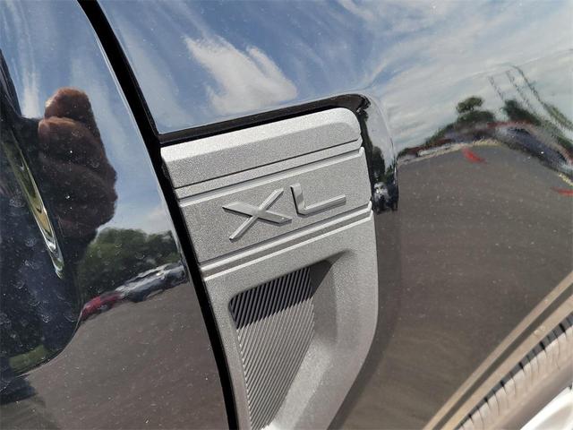 Photo of 2023 Shadow Black Ford Maverick