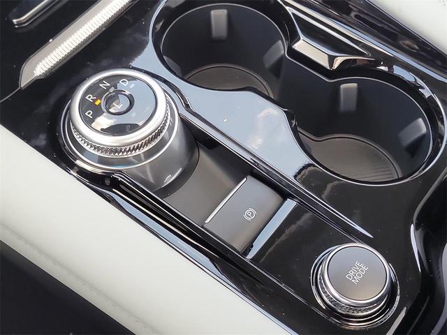Photo of 2025 Space White Metallic Ford Explorer