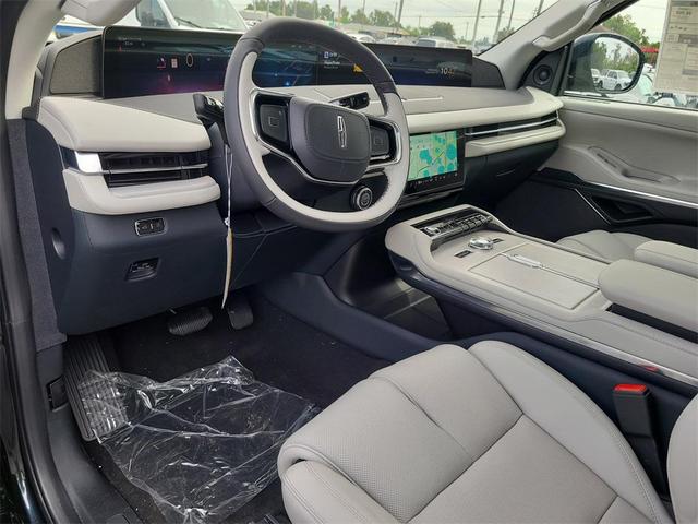 Photo of 2025 Flight Blue Metallic Clearcoat Lincoln Navigator