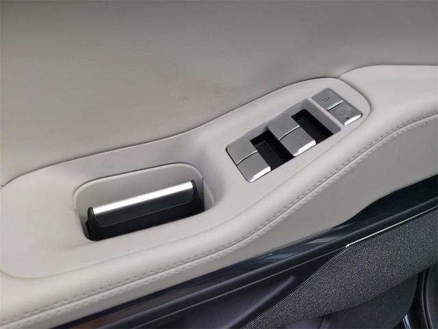 Photo of 2025 Flight Blue Metallic Clearcoat Lincoln Navigator