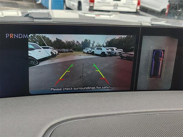 Photo of 2025 Flight Blue Metallic Clearcoat Lincoln Navigator