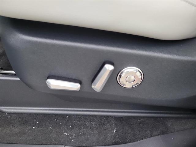 Photo of 2025 Flight Blue Metallic Clearcoat Lincoln Navigator