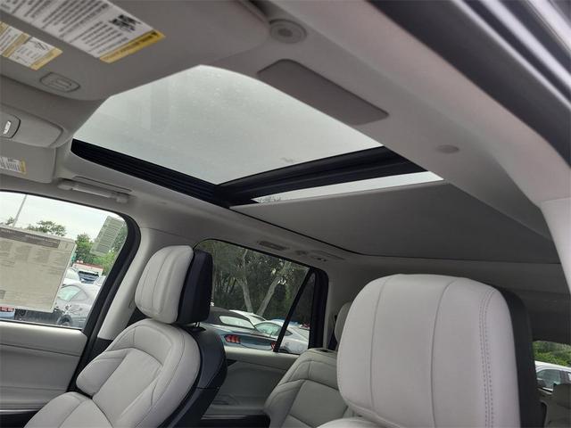 Photo of 2025 Flight Blue Metallic Clearcoat Lincoln Navigator