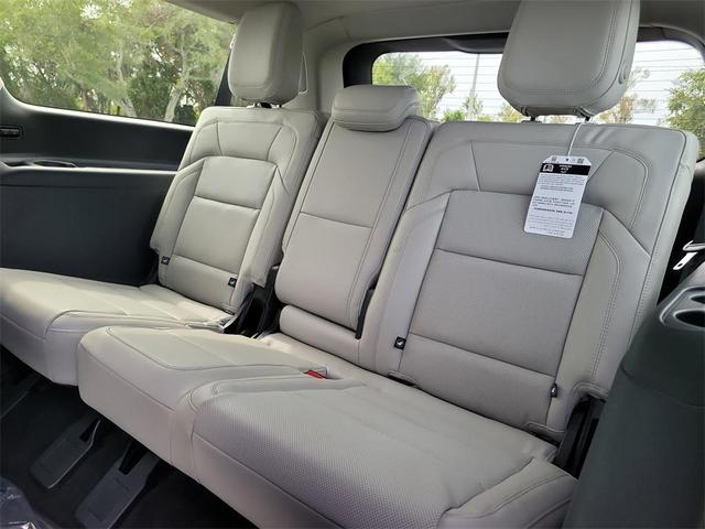 Photo of 2025 Flight Blue Metallic Clearcoat Lincoln Navigator