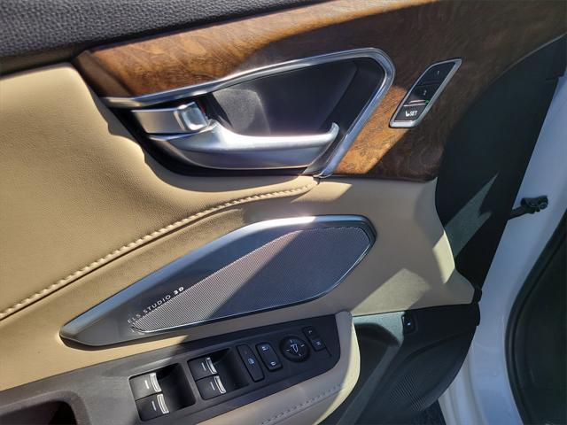 Photo of 2020 Platinum White Pearl Acura RDX