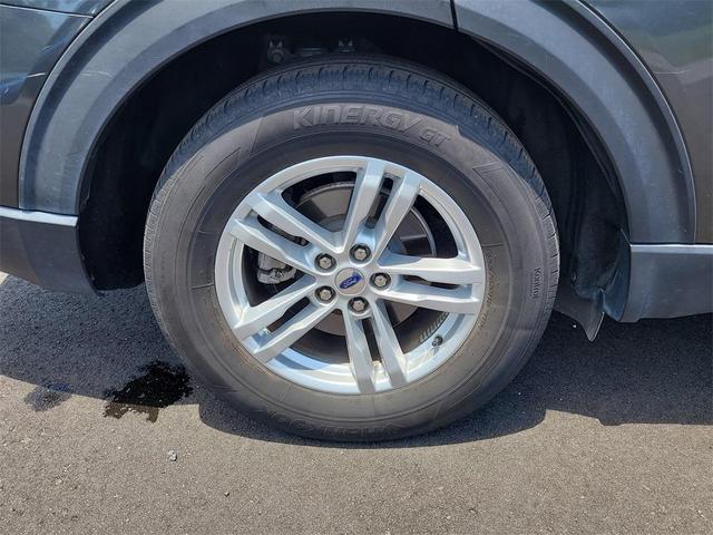 Photo of 2020 Magnetic Metallic Ford Explorer