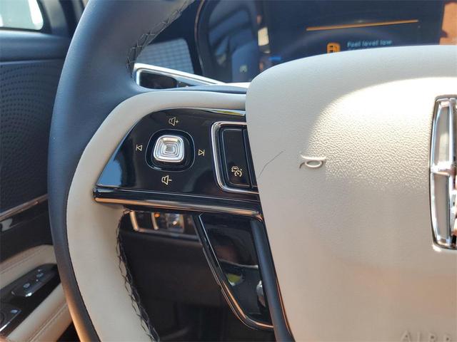 Photo of 2025 Crystal White Metallic Clearcoat Lincoln Corsair
