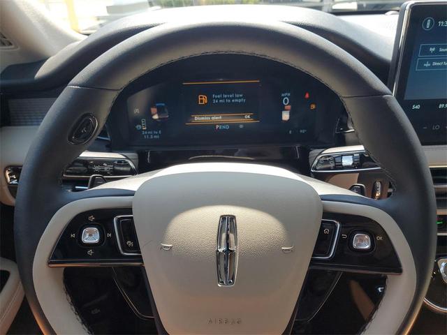 Photo of 2025 Crystal White Metallic Clearcoat Lincoln Corsair