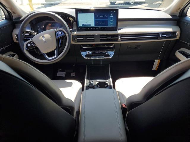 Photo of 2025 Crystal White Metallic Clearcoat Lincoln Corsair