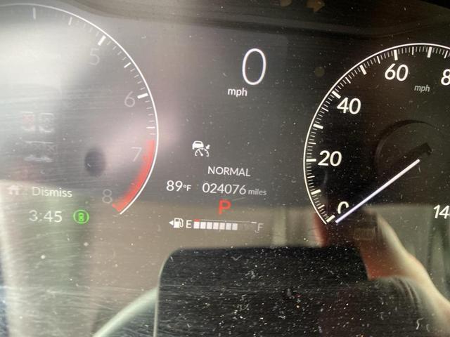 Photo of 2024 Platinum White Pearl Honda HR-V