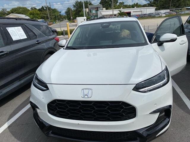 Photo of 2024 Platinum White Pearl Honda HR-V