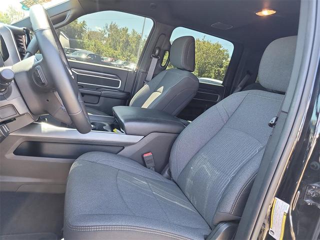 Photo of 2024 Diamond Black Crystal Pearlcoat RAM 2500