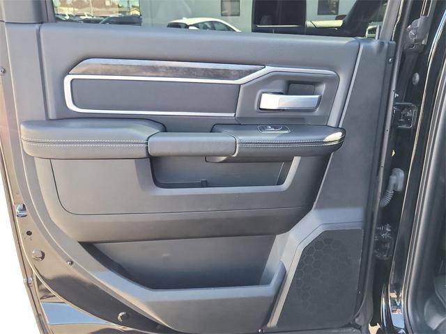 Photo of 2024 Diamond Black Crystal Pearlcoat RAM 2500