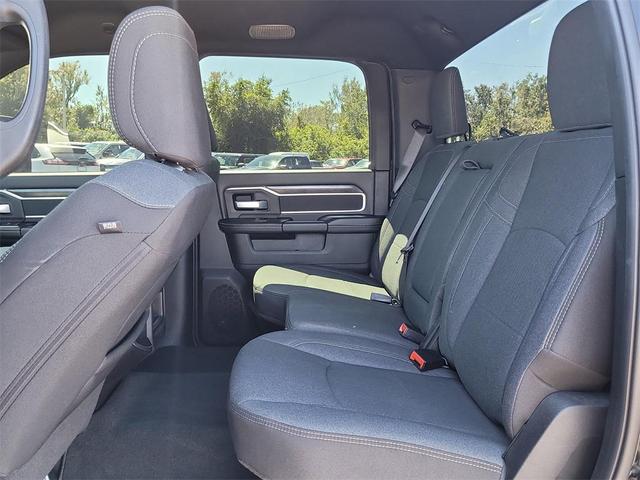 Photo of 2024 Diamond Black Crystal Pearlcoat RAM 2500