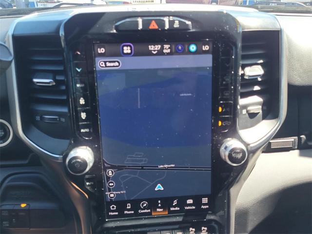 Photo of 2024 Diamond Black Crystal Pearlcoat RAM 2500