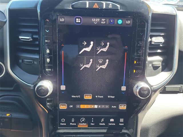 Photo of 2024 Diamond Black Crystal Pearlcoat RAM 2500