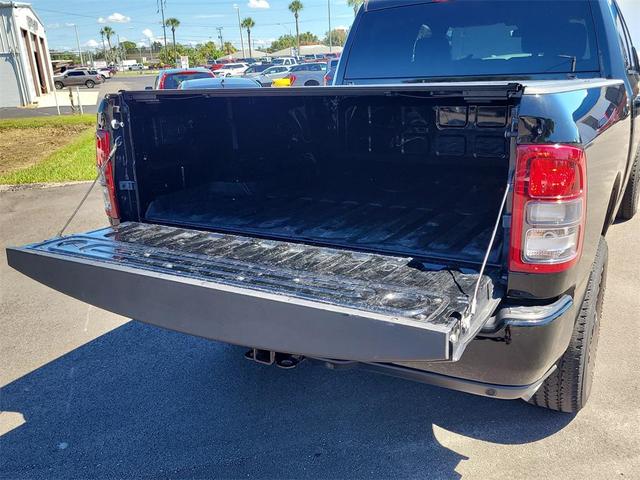 Photo of 2024 Diamond Black Crystal Pearlcoat RAM 2500