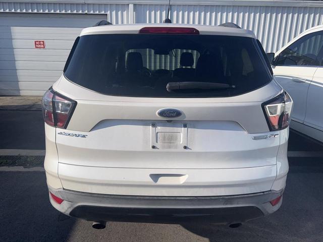 Photo of 2018 White Platinum Metallic Tri-Coat Ford Escape