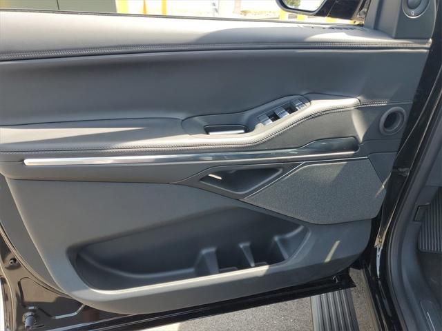 Photo of 2025 Infinite Black Metallic Clearcoat Lincoln Navigator