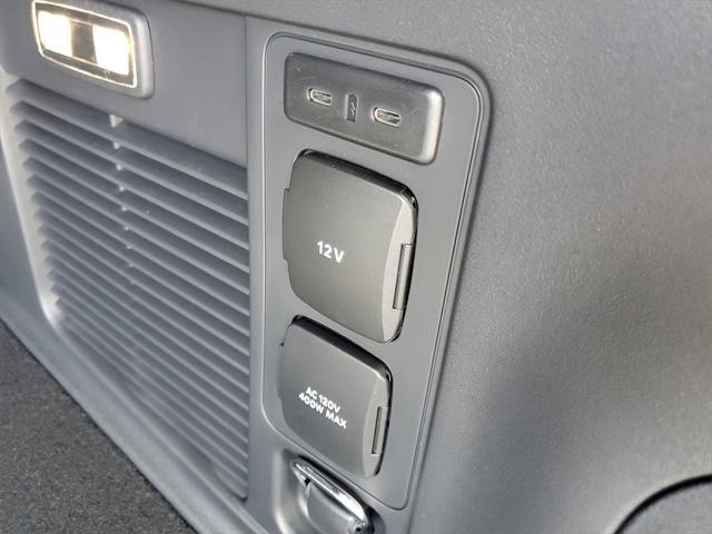 Photo of 2025 Infinite Black Metallic Clearcoat Lincoln Navigator